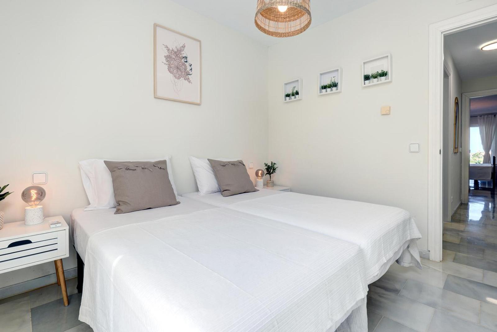 El Faro La Cala Gorgeous 2 Bedroom Apartment With Stunning Gardens, Pools And Sea Views מראה חיצוני תמונה