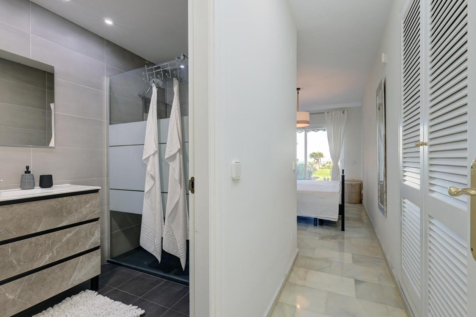 El Faro La Cala Gorgeous 2 Bedroom Apartment With Stunning Gardens, Pools And Sea Views מראה חיצוני תמונה